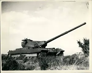 Chobham: Demonstration of Conqueror tank, Chobham, Surrey