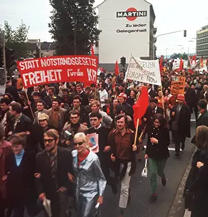 Statt: Demonstration against emergency laws