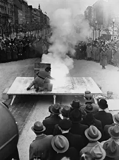 Extinguish: Demonstration of extinguishing firebombs in Berlin, 1941