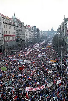 Authoritarian: Demonstration - general strike - Wenceslas Square