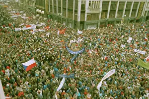 Authoritarian: Demonstration - general strike - Wenceslas Square