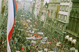 Authoritarian: Demonstration - general strike - Wenceslas Square