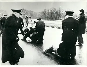 Obstruct: Demonstration against German soldiers in Denmark