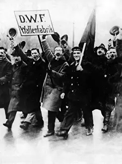 Waffenfabrik: Demonstration of German workers by Berlin, 1918