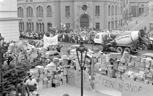Dumped: Demonstration - government - barricade - cardboard