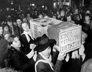 Petr: Demonstration - happening - students