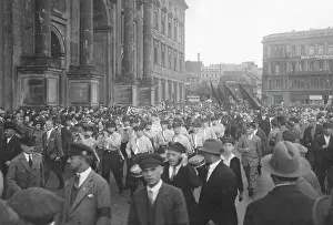 Streetlife: Demonstration of the KPD in Berlin, 1931