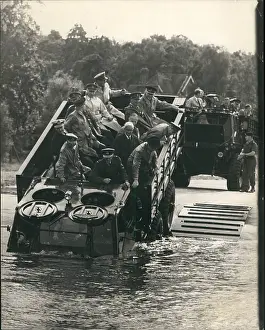 Chobham: Demonstration of load carrier, Land Day at Chobham, Surrey