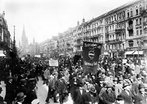 Tauentzienstrasse: Demonstration on May 1st in Berlin