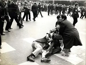 Professionals: Demonstration by merchants and artists, Paris
