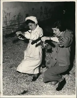 Butts: Demonstration of new British sub-machine gun, Dagenham