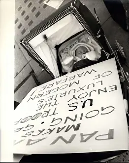 Peacefully: Demonstration against PANAM carrying troops to Vietnam