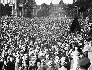 Independents: Demonstration against peace terms in 1919