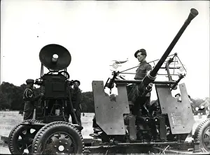 Visibility: Demonstration of radar equipment with AA guns