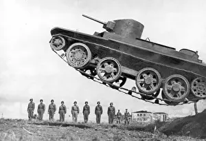 Reliable: Demonstration of a Russian tank, 1935