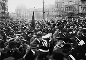 Majority: Demonstration of the SPD at the Potsdamer Platz, 1918