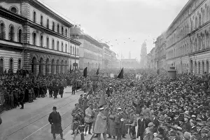 Ludwigstrasse: Demonstration by supporters of Bavarian Soviet Republic