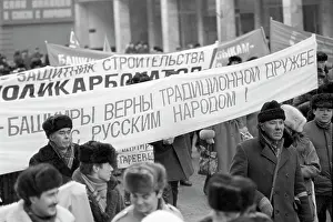 Demand: Demonstration in Ufa, 1990