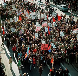 Amis: Demonstration against Vietnam War