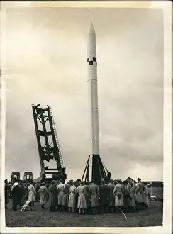 Explanation: Demonstration of weapons at School of Artillery, Salisbury