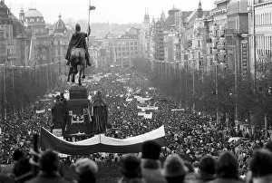 Authoritarian: Demonstration - Wenceslas square
