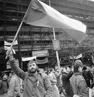 Hroch: Demonstration - Wenceslas Square - national flag