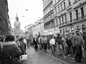 Praga: Demonstration - workers - CKD - march - flag