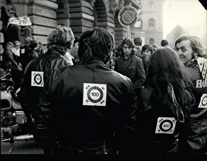 Gouvernment: Demonstrations