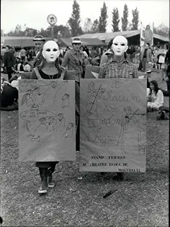 Feminists: Demonstrations