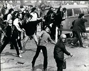 6000: Demonstrations at Coronation of Queen Beatrix, Amsterdam