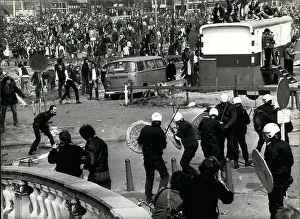 Kerk: Demonstrations at Coronation of Queen Beatrix, Amsterdam
