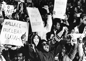 Segregationists: Demonstrators against American Independent ?