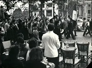 Vive: Demonstrators call out Long Live De Gaulle, Paris