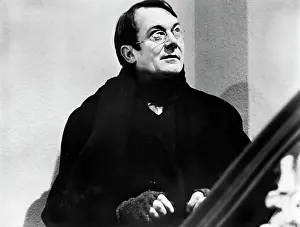 Distributors: Denholm Elliott - actor - celebrity