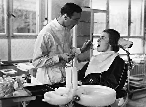 Dental: Dentist with a patient in Heidelberg, 1936