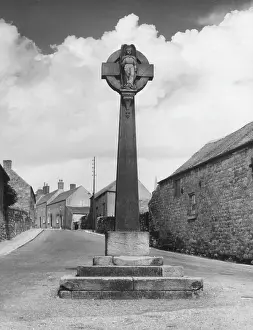 Crich: DERBYSHIRE VILLAGE CROSS