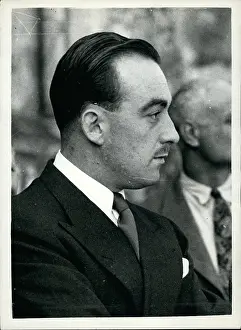 Vies: Derek Wright on trial for conspiracy to murder, London