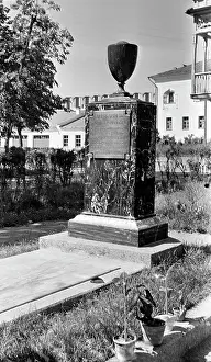 Derzhavin: Derzhavin tomb in Novgorod