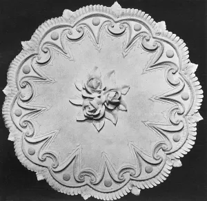 Serrated: Designs for Cake Tops, Serrated Crescent Border Design