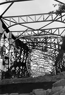 Faction: Destroyed bridge over the Ebro, Tortosa, 1938