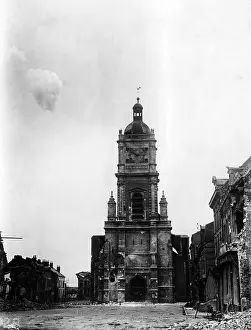 Arras: Destroyed church in Lens, 1917
