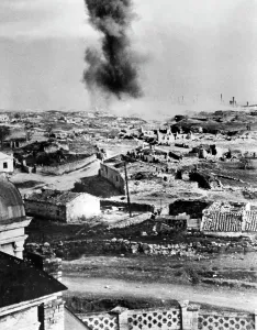 Foto: Destroyed city in the Donets Basin, 1942