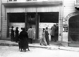 Nighttime: The destroyed shop of a separatist in Aachen, 1923