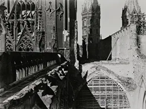 Truss: Destroyed St. Stephen's Cathedral in Vienna