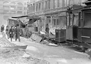 Oranienstrasse: Destroyed tram in the Oranienstrasse, 1945