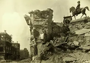 Raab: Destroyed Vienna 1944-1946 - Bomb damage of