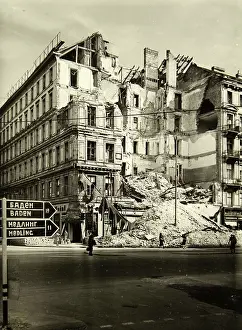 Dilapidation: Destroyed Vienna 1944-1946 - Destroyed building