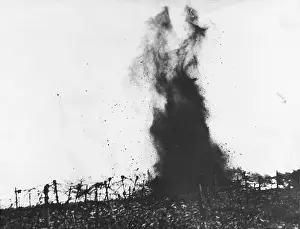 Mortars: Destroying barbed wire 1916