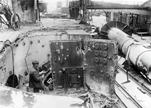 Apart: Destruction of the turrets of a ship belonging