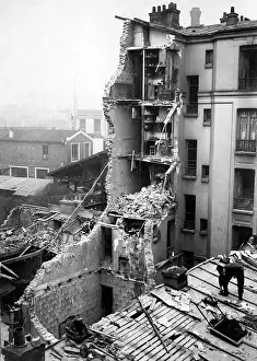 Zeppelins: Destruction from a zeppelin air raid, 1916